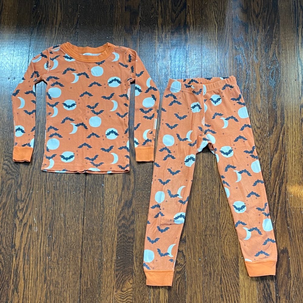 Hanna Andersson Orange Bat Print Organic Kids Pajamas